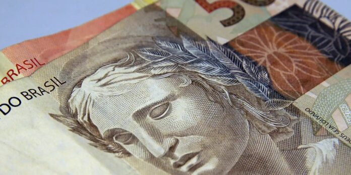 Poupança perde R$ 10,5 bilhões em agosto com saques acima de depósitos