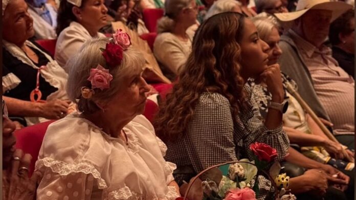Show de Talentos reúne 540 pessoas no Teatro Callil Haddad com apresentações de idosos
