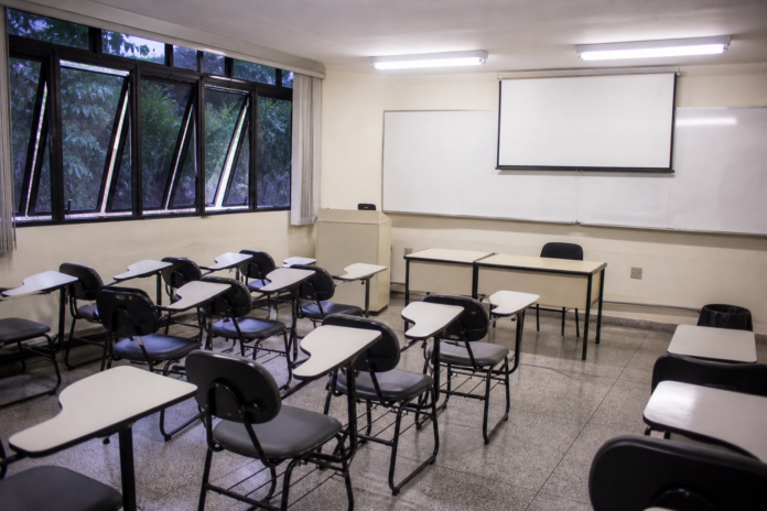 Universidade Estadual do Centro-Oeste abre vaga para analista; inscrições em setembro