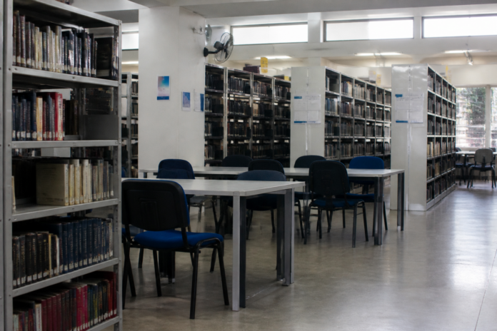 Leitor de Foz do Iguaçu devora 208 livros por ano, é embaixador da Feira do Livro