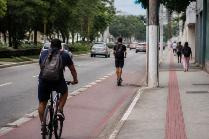 Campo Largo regulamenta patinetes, bicicletas e motos elétricas: veja as regras