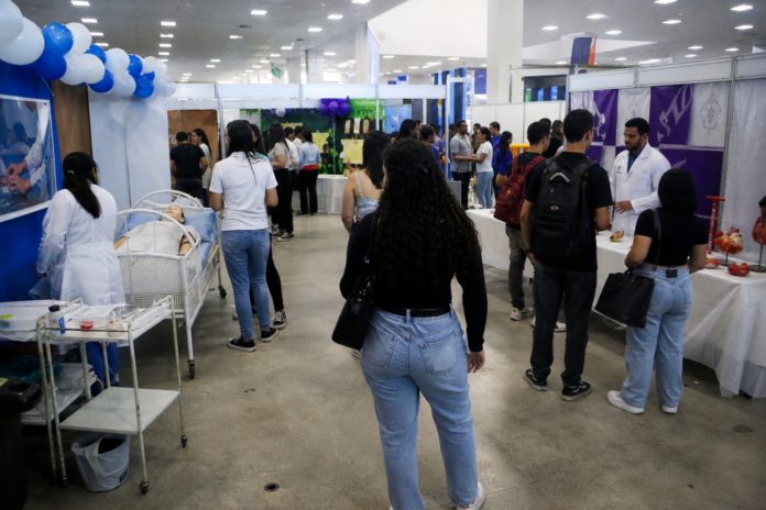 Planeta PUCPR traz 100 oficinas gratuitas para jovens escolher carreira: veja quando
