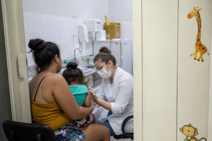 Campanha de vacinação infantil no Paraná termina com 400 mil doses aplicadas