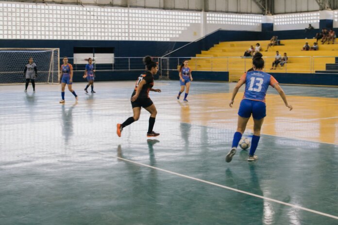 JS Esportes lidera o feminino de futsal em Marechal Cândido Rondon, Fênix estreia com vitória