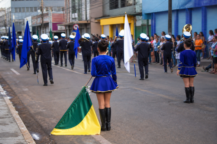 Colombo celebra Semana da Pátria com desfiles e atos cívicos em duas regiões