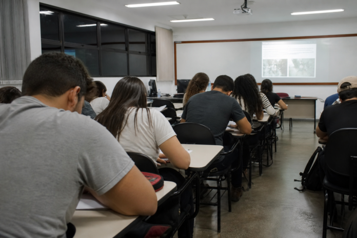 Estudantes de Londrina levam 6 prêmios do Expocom para a fase nacional em Brasília