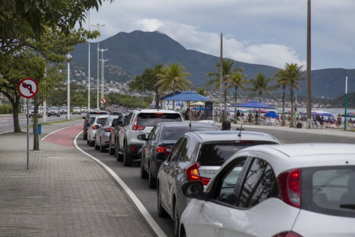 Litoral do Paraná espera 300 mil pessoas no feriado de 7 de setembro