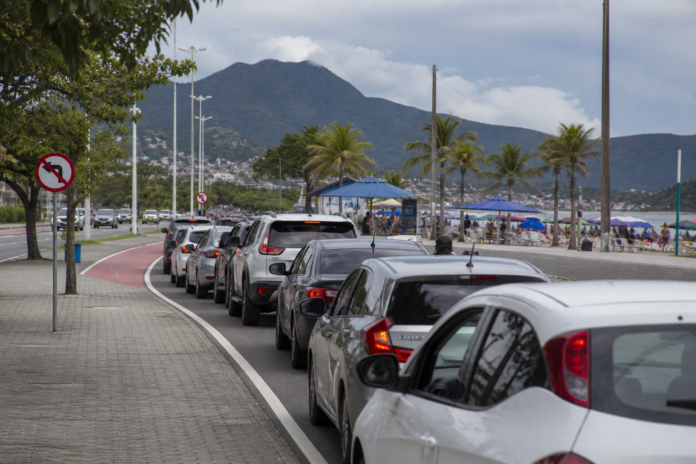 Litoral do Paraná espera 300 mil pessoas no feriado de 7 de setembro