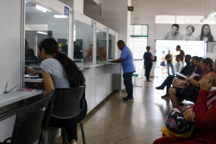 937 vagas de emprego em Maringá, auxiliar de produção lidera com 264 oportunidades