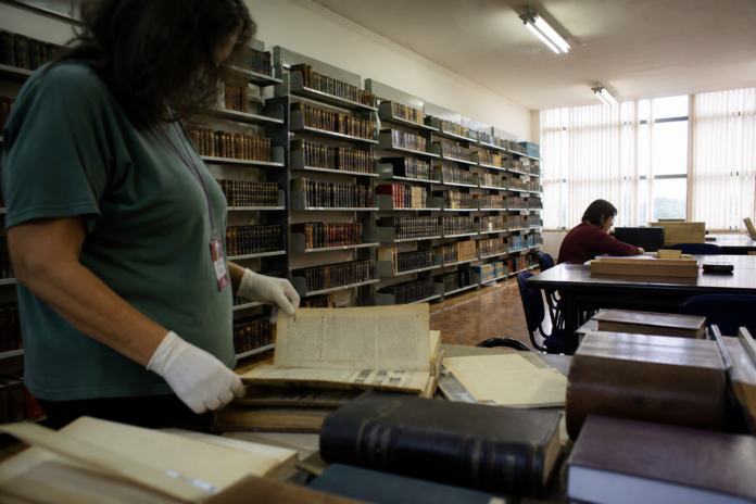 Biblioteca de Ponta Grossa celebra 25 anos com palestras sobre história da educação