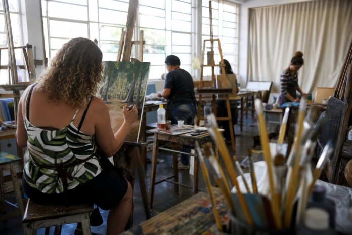 Caixa Cultural Curitiba oferece oficinas, shows e cinema grátis em setembro