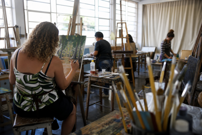Caixa Cultural Curitiba oferece oficinas, shows e cinema grátis em setembro