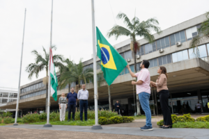 Toledo abre Semana da Pátria com ato cívico na Rua Raimundo Leonardi