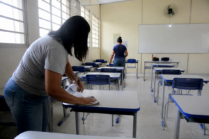 Escolas de Apucarana enfrentam falta de detergente e itens básicos de limpeza