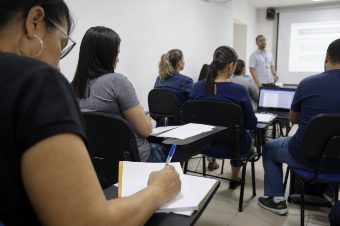 Medianeira treina 113 profissionais em escuta especializada para crianças vítimas de violência