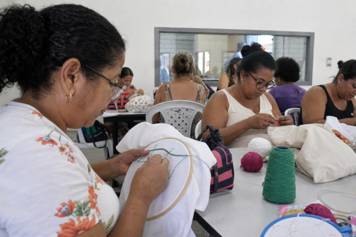 Bordado reúne mulheres em Londrina, segunda turma abre inscrições