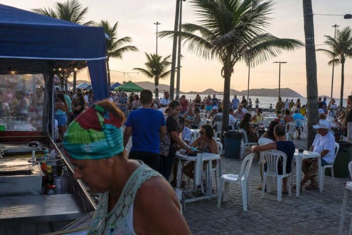 Paranaguá celebra tradição caiçara com festa, música e gastronomia em Piaçaguera