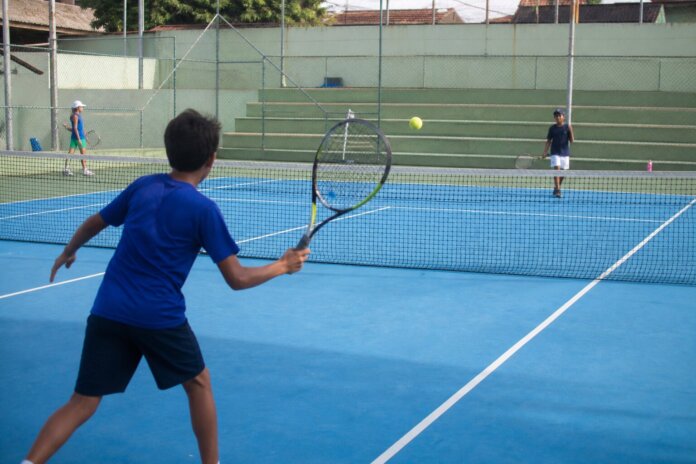 Cascavel abre inscrições para torneio de tênis infantil até quinta-feira