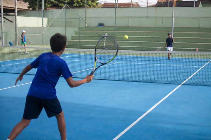 Cascavel abre inscrições para torneio de tênis infantil até quinta-feira