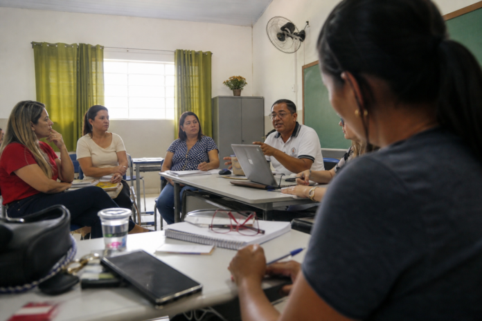 Paraná reúne 2 mil diretores em seminário sobre Enem e qualidade do ensino