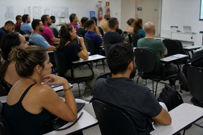 União da Vitória treina servidores para atender população LGBTI+