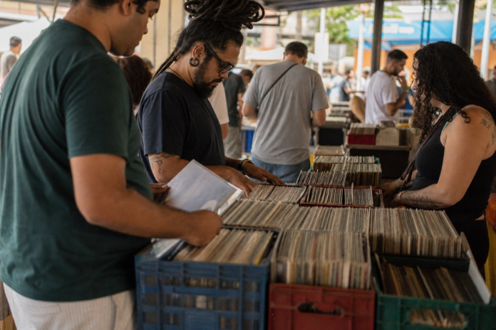 Curitiba Vinil traz 30 mil discos no fim de semana, entrada é gratuita