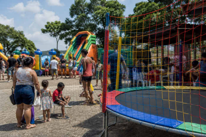 Praça do Lazer e da Cultura leva feira, dança e passeio turístico a Pinhais neste sábado