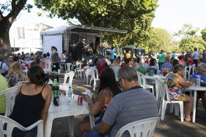 Festa da Primavera no Km 10 reúne missa, gastronomia e atrações para crianças em Apucarana