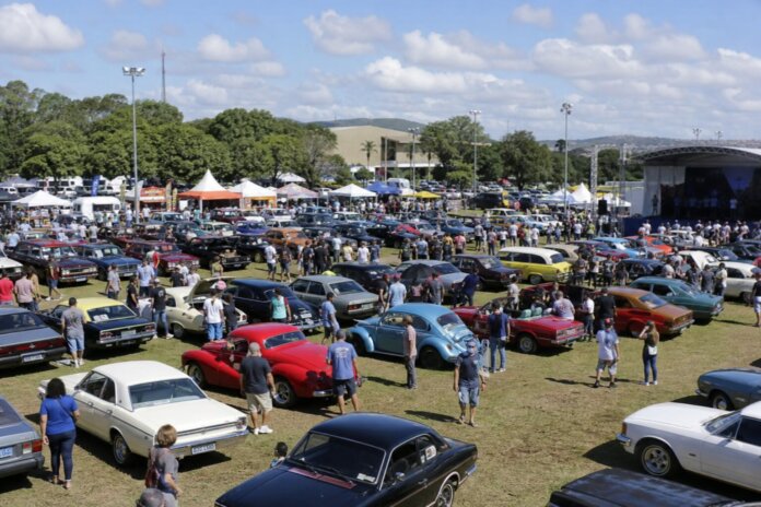 Encontro de Carros Antigos em Beltrão tem shows, gastronomia e sorteios até domingo