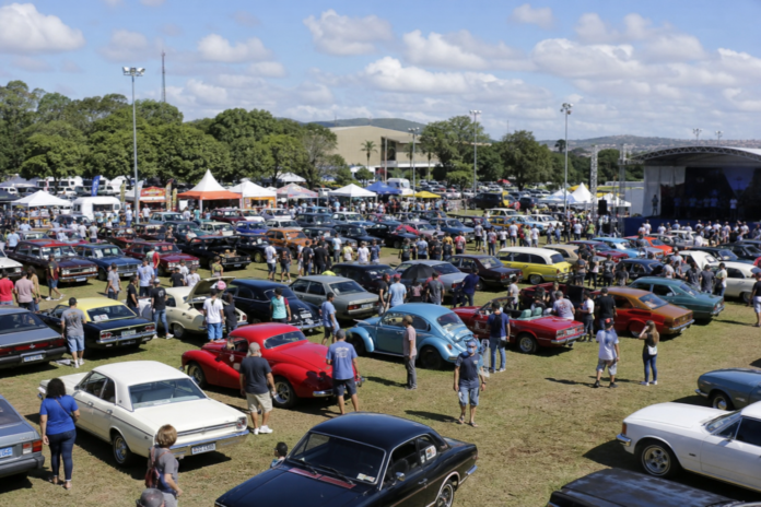 Encontro de Carros Antigos em Beltrão tem shows, gastronomia e sorteios até domingo