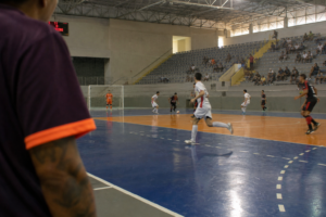 Campeonato Veterano de Futsal anima Ginásio de Guaíra com três rodadas disputadas