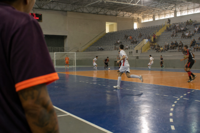Campeonato Veterano de Futsal anima Ginásio de Guaíra com três rodadas disputadas