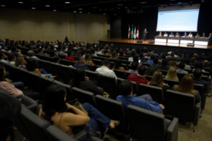 Unioeste reúne 200 servidores em seminário sobre processos disciplinares e saúde mental
