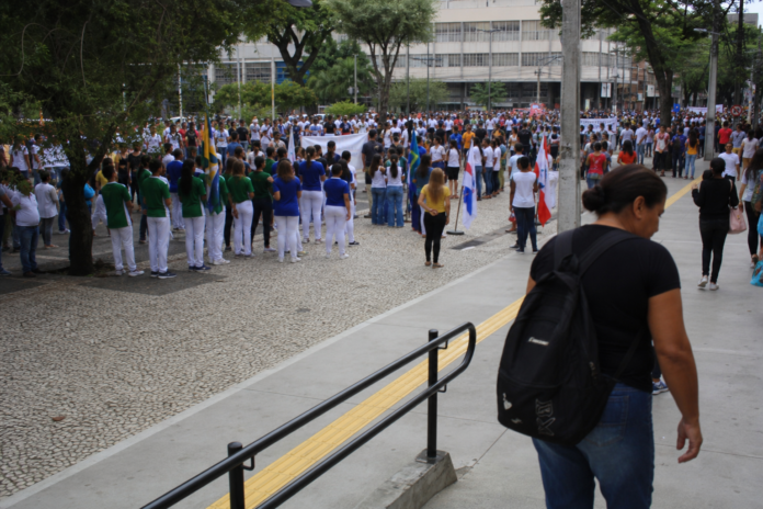 Desfile de 7 de Setembro concentra em Pato Branco com mais de 100 entidades, vias fecham das 7h às 11h