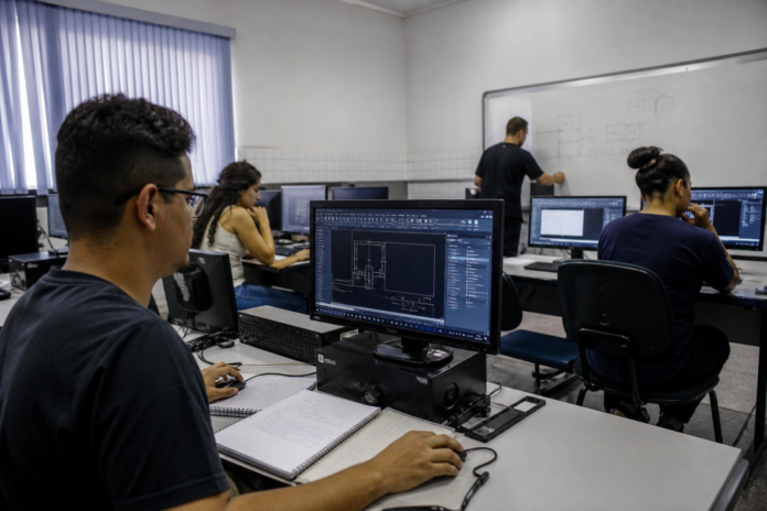 IFPR abre inscrições para 26 cidades, vagas em Informática, Mecânica e Edificações