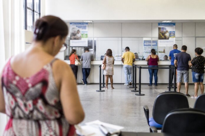 Guarapuava: estudantes têm até 28 de setembro para renovar Educard e Vem Escolar