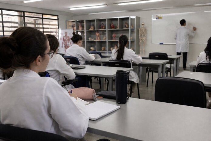 Faculdade de Medicina de Uberlândia abre inscrições para 56 vagas em 2027