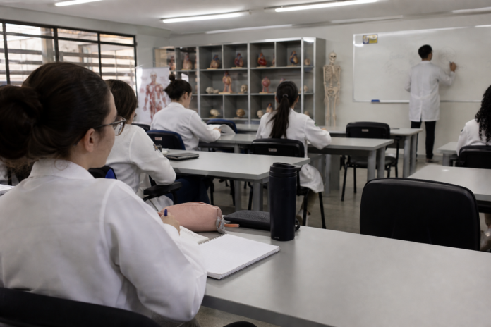 Faculdade de Medicina de Uberlândia abre inscrições para 56 vagas em 2027