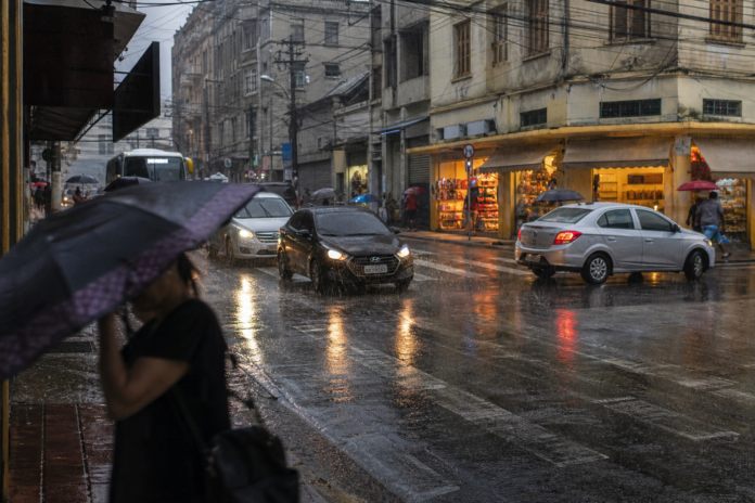 Paraná tem chuva até sábado e frio intenso no feriado de 7 de Setembro