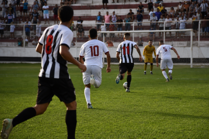 Maringá FC vira sobre o Barra e entra no G8 da Série C