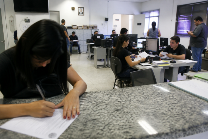 Polícia Civil abre 1 vaga de estágio na Delegacia da Mulher de Foz do Iguaçu