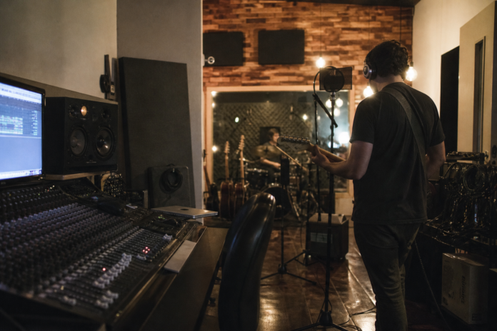 Banda THERRA lança álbum de estreia em 4 de setembro com parcerias de Michael Sullivan