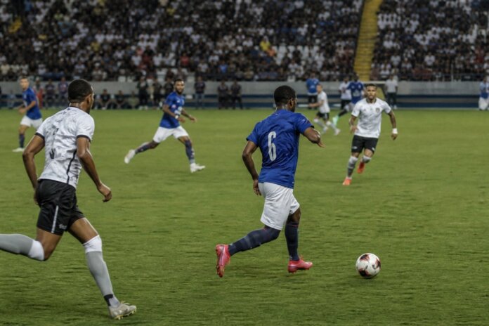 Londrina enfrenta Operário no VGD para interromper sequência de nove jogos sem vencer