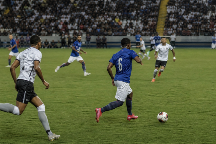 Londrina enfrenta Operário no VGD para interromper sequência de nove jogos sem vencer