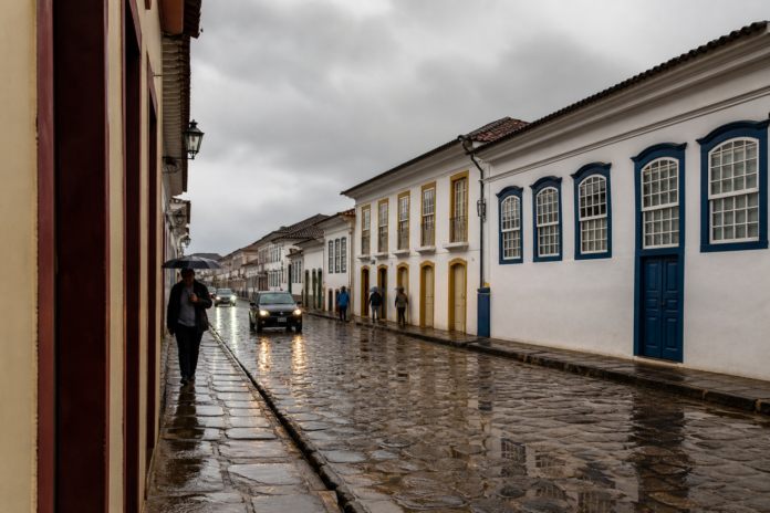 Apucarana tem domingo frio e chuvoso, segunda tem mínima de 8°C