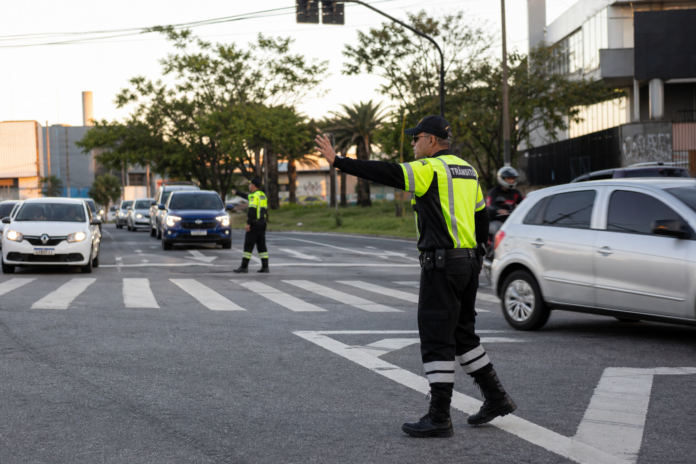 Umuarama abre 10 vagas de agente de trânsito com salário de R$ 2.682,32