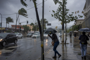 Curitiba em alerta amarelo para tempestade com ventos de até 60 km/h nesta sexta