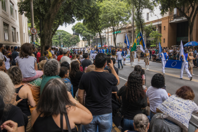 Cianorte reúne 2 mil pessoas no desfile de 7 de Setembro