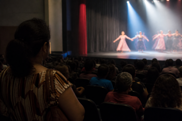 Balé Teatro Guaíra apresenta espetáculo gratuito em Maringá no dia 26 de setembro