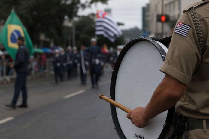 Campo Mourão comemora 7 de Setembro com desfile de 45 instituições na Avenida Irmão Pereira